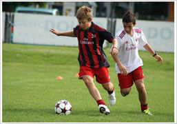 Jugadores en el AC Milan Junor Camp