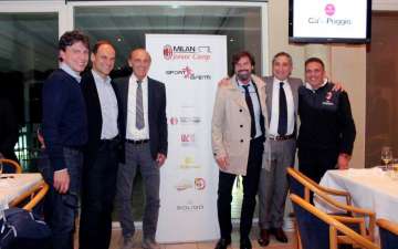 Eranio, De Vecchi, Prati, Galli und Marchioni, Präsident von Sporteventi, offizieller Partner des AC Mailand für das Milan Academy Junior Camp