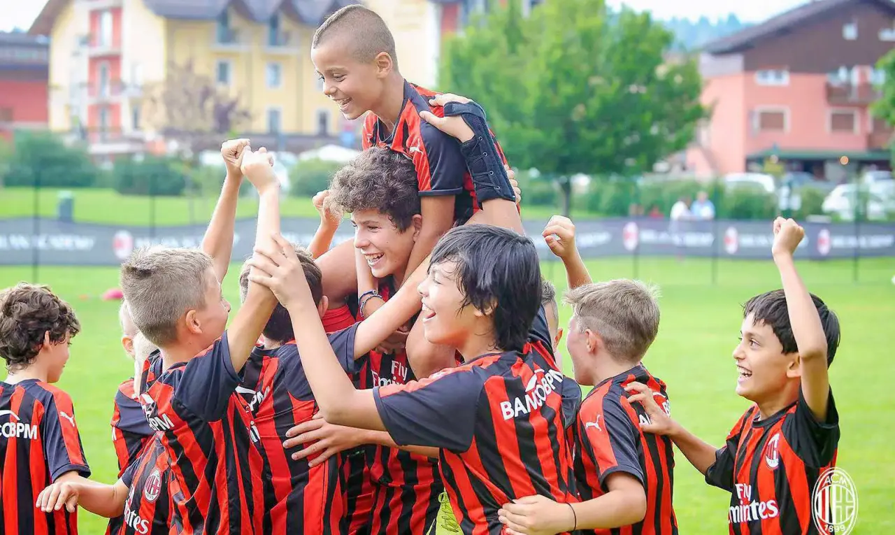 Boys in the AC Milan Academy Soccer Camp on Domand